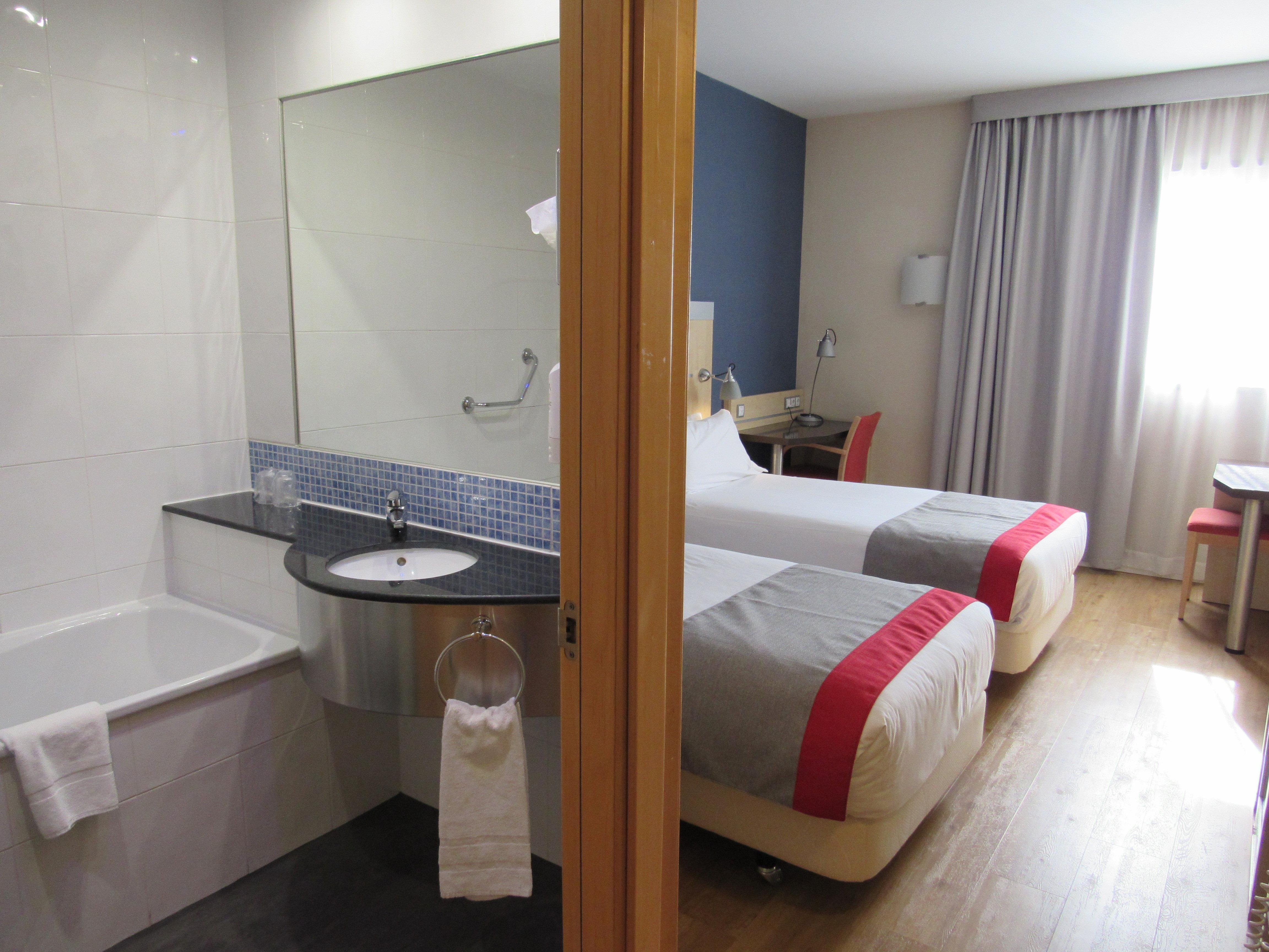 Hotel Holiday Inn Express Madrid-Rivas By Ihg Экстерьер фото