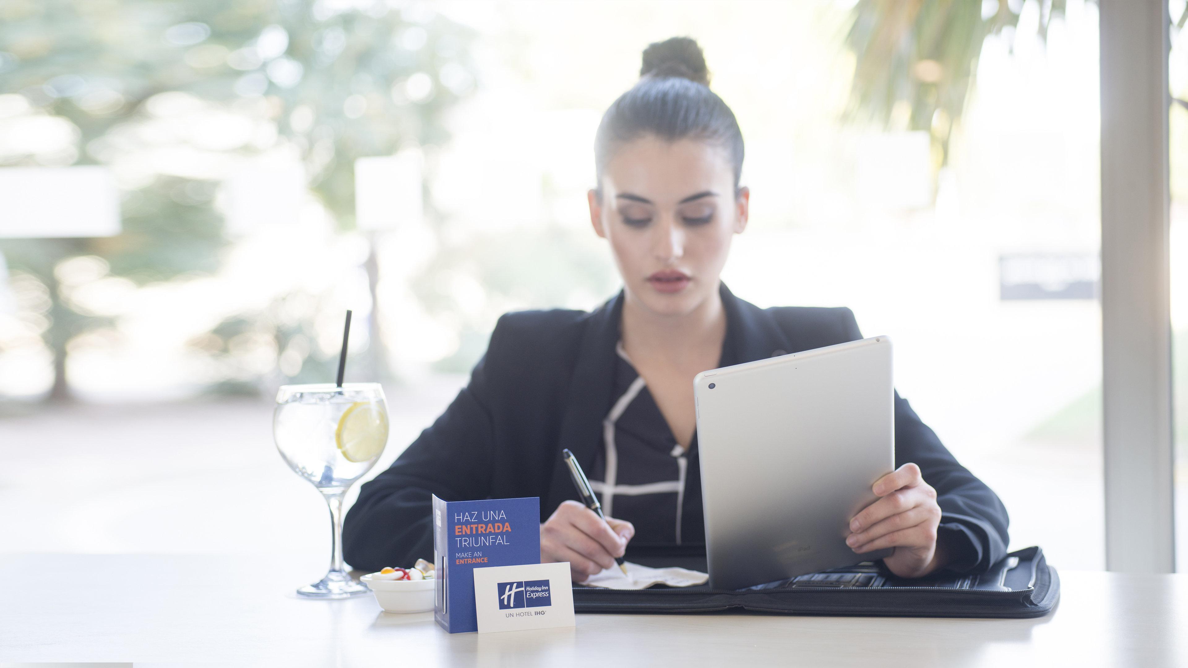 Hotel Holiday Inn Express Madrid-Rivas By Ihg Экстерьер фото