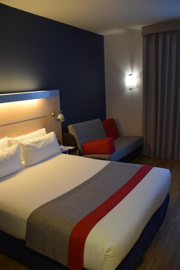 Hotel Holiday Inn Express Madrid-Rivas By Ihg Экстерьер фото