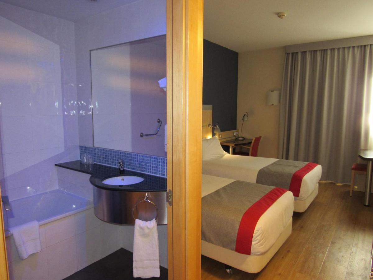Hotel Holiday Inn Express Madrid-Rivas By Ihg Экстерьер фото